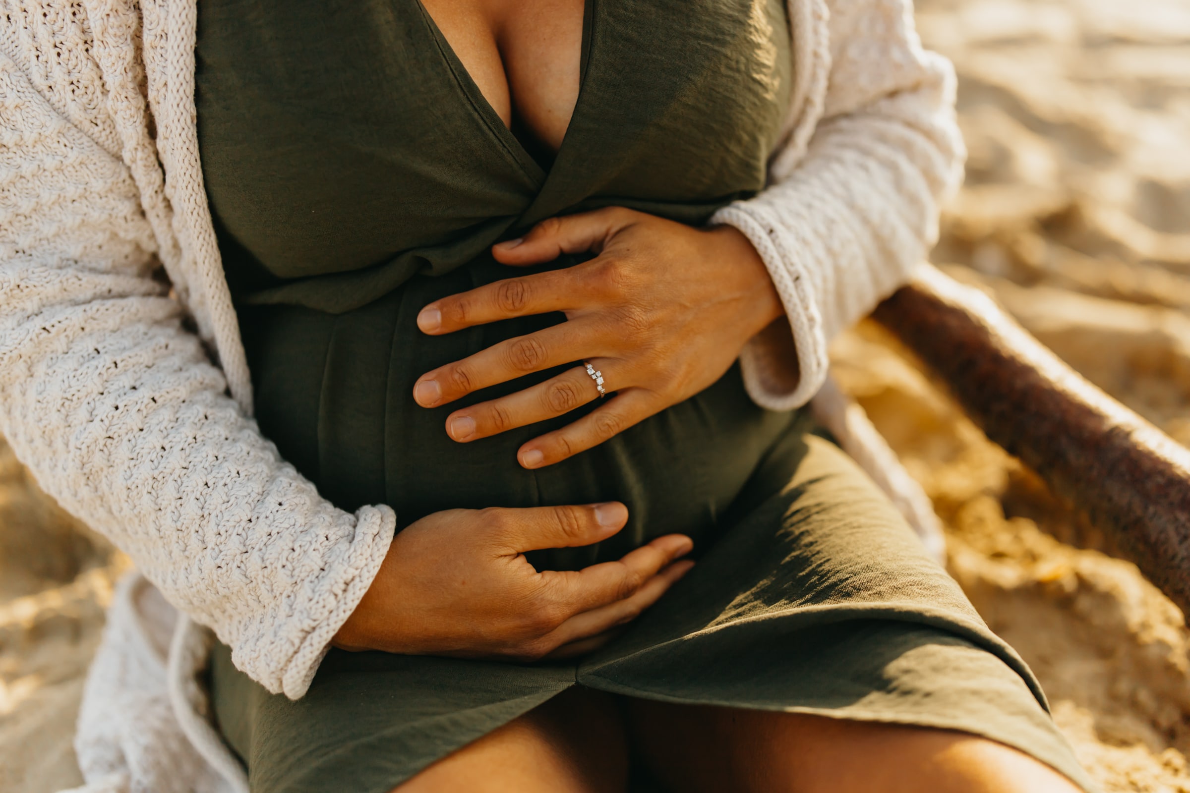photographe famille landes, gironde, photo allaitement, photographe accouchement, photographe nouveau-né, naissance , photographe mimizan, bordeaux, arcachon, andernos, la dune du pila, photographe grossesse, lifestyle, maternage, post-partum, portage