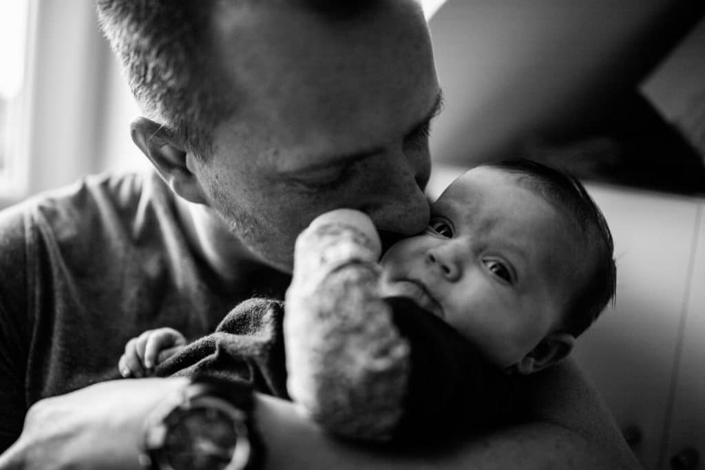 photographe famille landes, gironde, photo allaitement, photographe accouchement, photographe nouveau-né, naissance , photographe mimizan, bordeaux, arcachon, andernos, la dune du pila, photographe grossesse, lifestyle, maternage, post-partum, portage