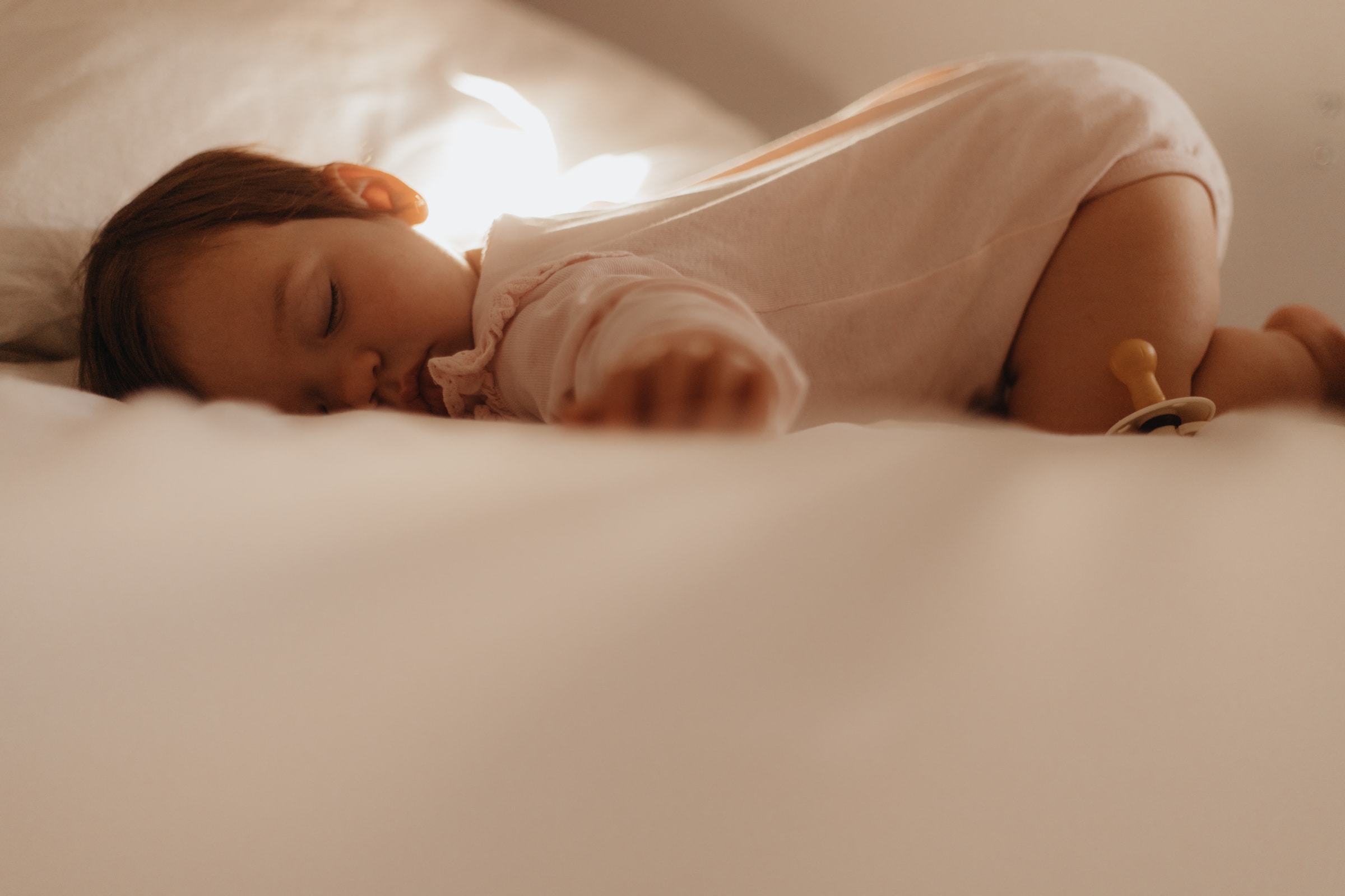Photo de bébé qui dort à mimizan